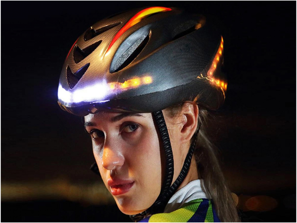 St Koninklijke familie Fantasierijk Smart fietshelm met verlichting en richtingsaanwijzers